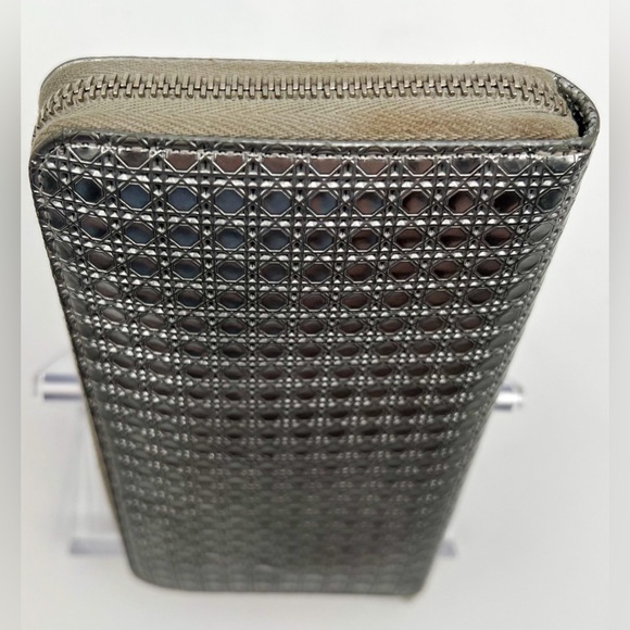 Christian Dior Metallic Silver Cannage Patent Leather Zippy Wallet - Picture 3 of 6